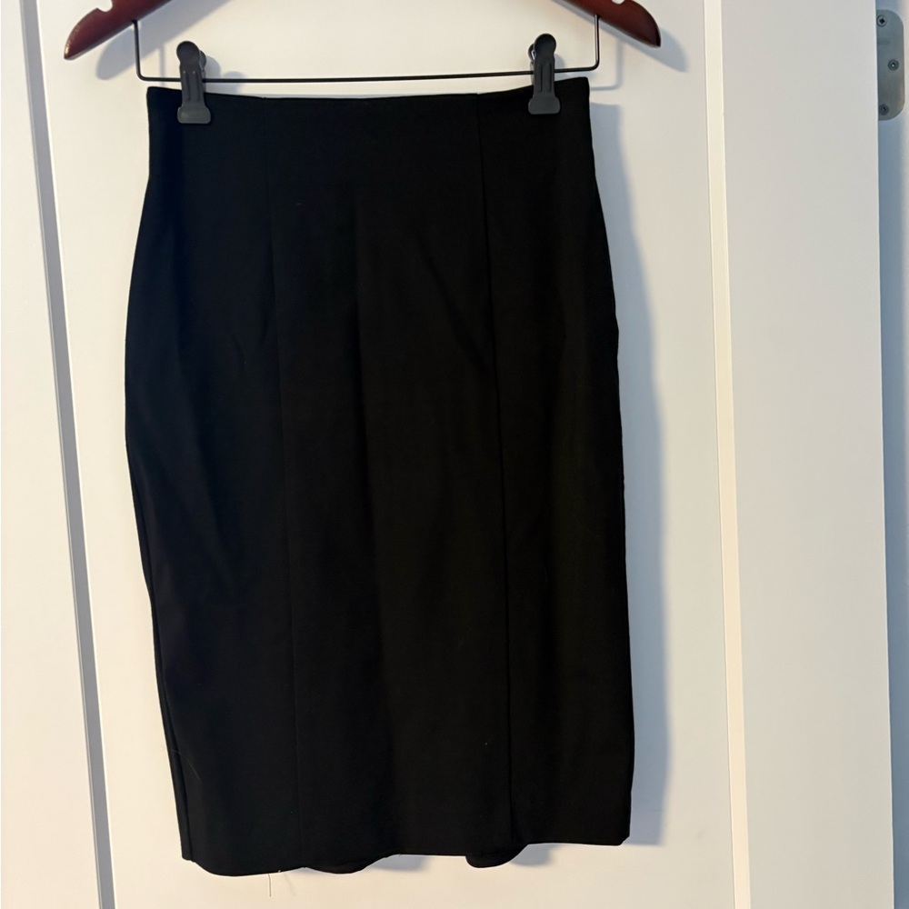 Le Chateau Classic Black Pencil Skirt